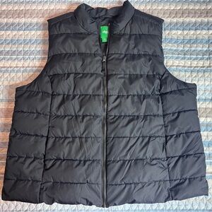 0159- dp Black Quilted Puffer Vest Size 2X Lightweight Zip Front Casual